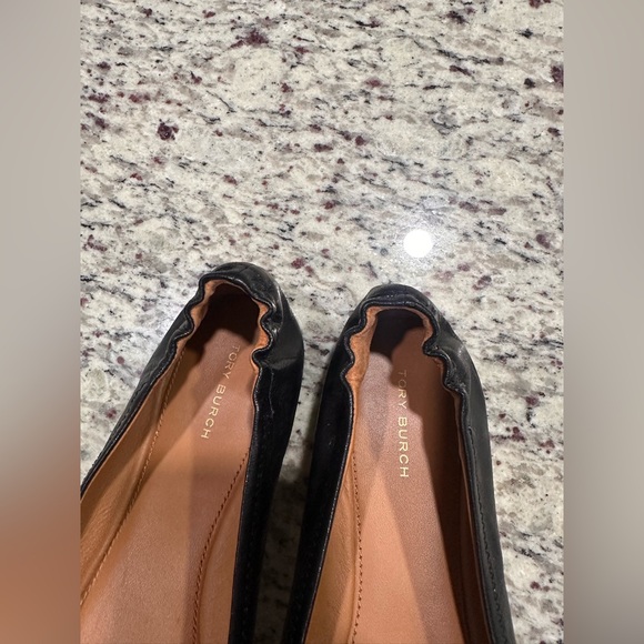 Tory Burch Enamel Logo leather ballet flats perfect black gold heal detail